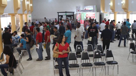 Ponen en marcha quinta Feria del Empleo en Nueva Rosita 