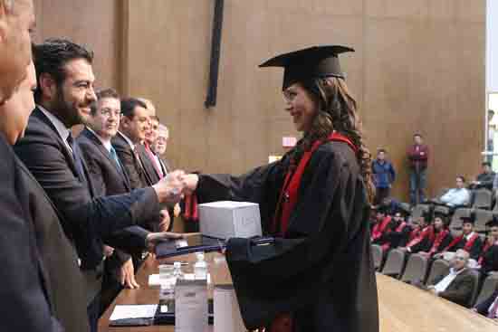 Se graduó la Generación 2016 de la Facultad de Sistemas de la Universidad Autónoma de Coahuila 