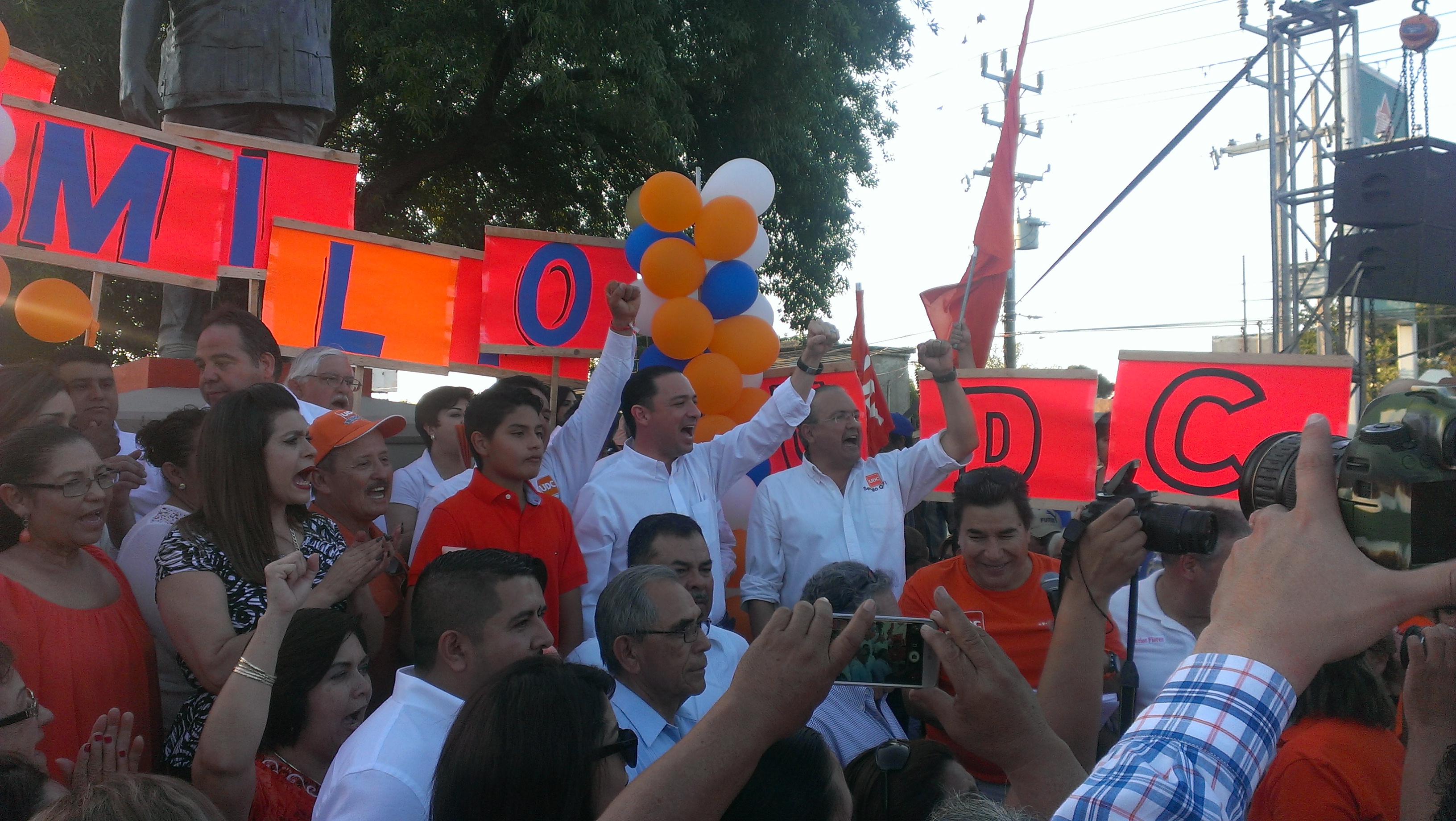 Se registra Emilio de Hoyos como candidato a diputado local