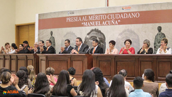 En sesión solemne de cabildo entregaron la Presea “Manuel Acuña” al Mérito Ciudadano 