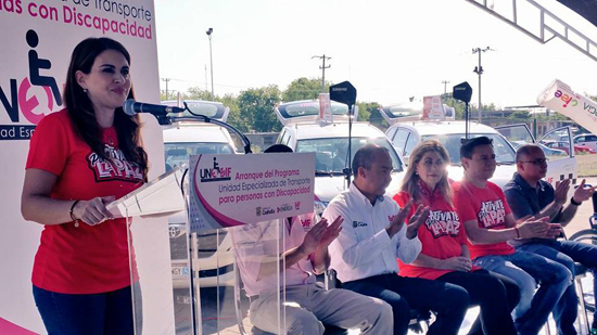 Entrega DIF Coahuila en Nueva Rosita unidades de transporte para personas con discapacidad 
