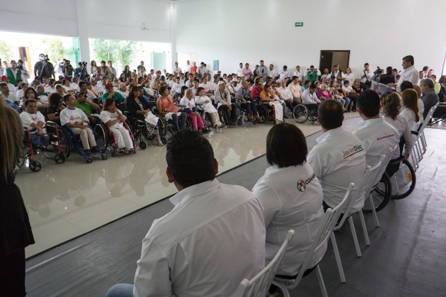 Propone Riquelme mejora integral y servicio médico gratuito para personas con discapacidad 