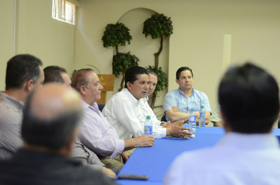 Se reúnen candidatos de Alianza Ciudadana con comerciantes de CANACO 