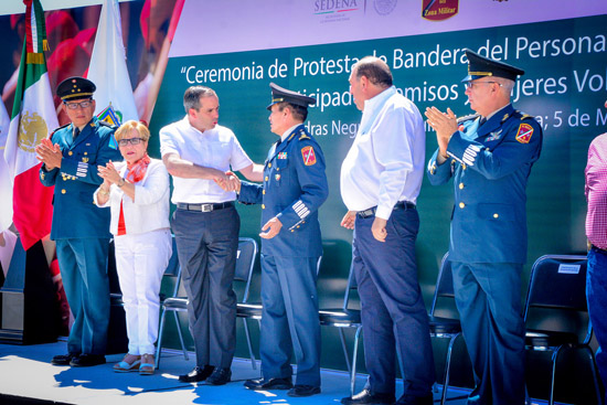 TOMAN PROTESTA DE BANDERA A SOLDADOS DEL SERVICIO MILITAR NACIONAL 