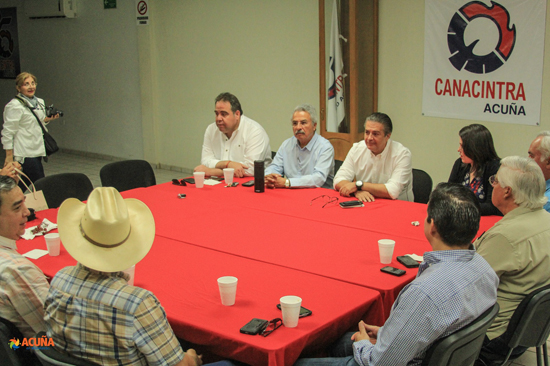 Ante el sector empresarial, alcalde de Acuña informa el avance de proyectos de infraestructura 