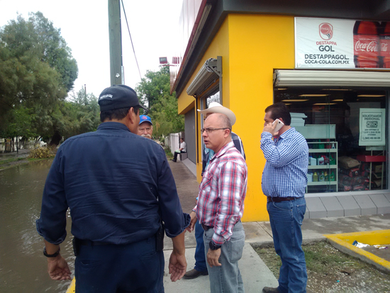 Atiende alcalde César Gutiérrez contingencia en villa de San Juan de Sabinas 