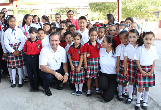 Atienden peticiones de apoyo y realizan Lunes Cívico en la Escuela Leopoldo Villarreal 