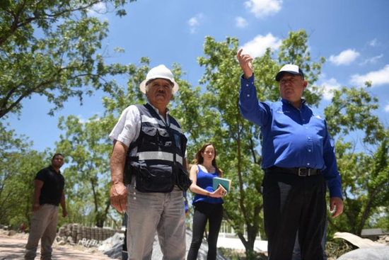 Supervisa Isidro obras que elevarán calidad de vida en Saltillo 