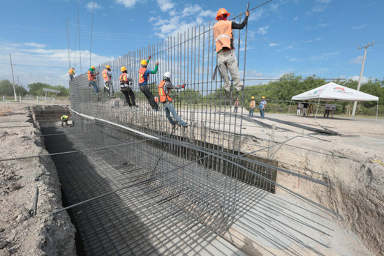 Concreta Rubén Moreira proyecto de infraestructura vial para Coahuila 