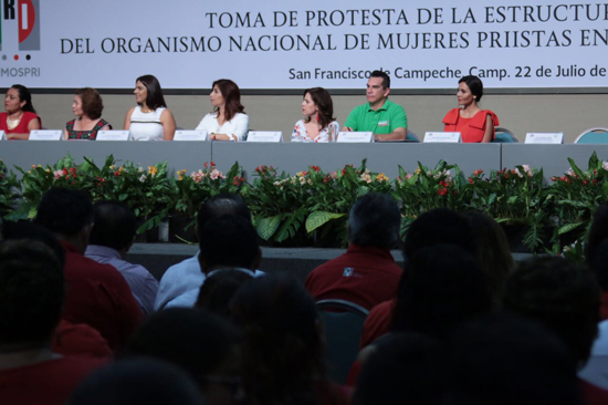 La Senadora Hilda Flores tomó protesta a integrantes del Comité Ejecutivo Estatal de Campeche 
