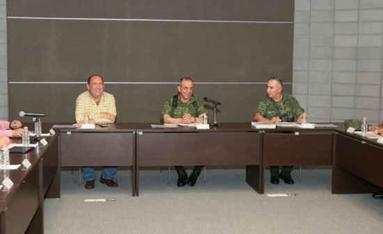 Revisan gobernador de Coahuila y Subsecretario de la SEDENA avances del Cuartel Militar en San Pedro 