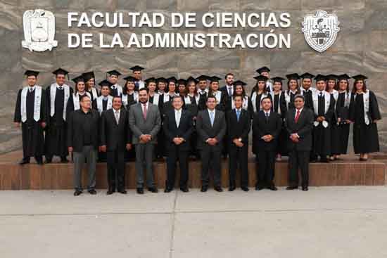 Se Gradúan en FCA Saltillo Alumnos de las Maestrías en Administración 