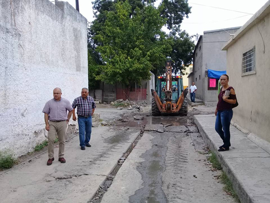 Supervisa alcalde César Gutiérrez trabajos de pavimentación 