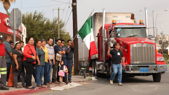 Sale segunda carga de donativos hacia Puebla 