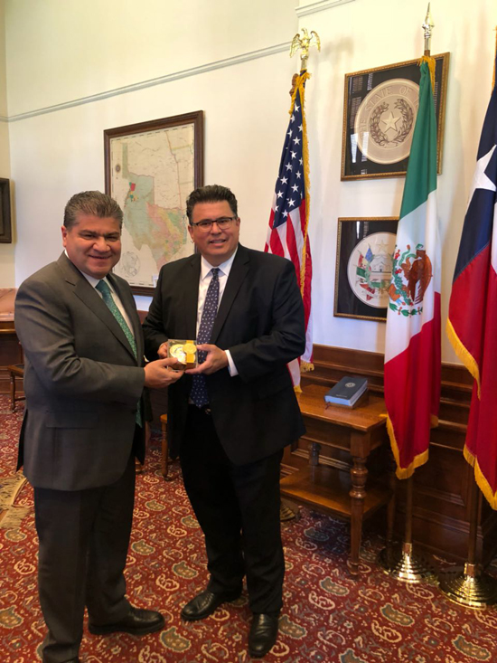 Se reúne Miguel Ángel Riquelme con el Secretario de Estado, Rolando B. Pablos en Austin, Texas 