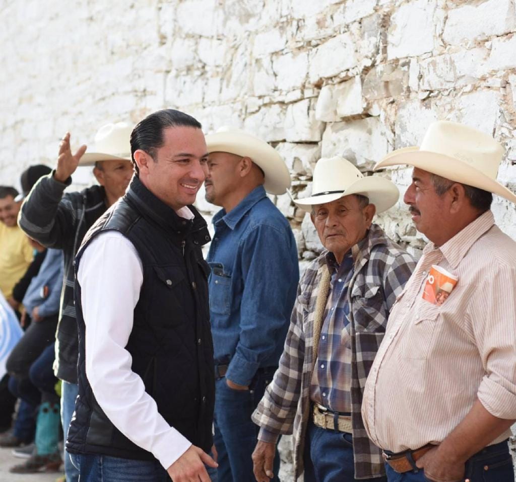 Pide Emilio De Hoyos apoyo para que productores de Acuña y Jiménez regularicen su patrimonio