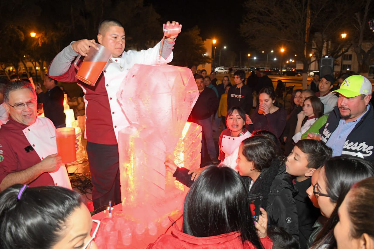Realizan Gobierno Municipal y Universidad Vizcaya de las Américas, primer festival de arte en hielo en Piedras Negras